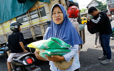 Gerakan Pangan Murah di Surabaya