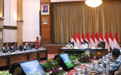 Mentan Amran: Presiden Prabowo Instruksikan Lartas Impor Etanol