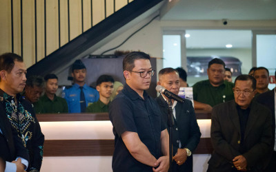 Menlu Sugiono Jemput Kepulangan Jenazah Diplomat Zetro dari Peru di Bandara Soetta