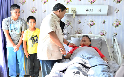 Prabowo Tak Mundur Hadapi Mafia dan Koruptor, Rakyat Bersamamu Jendral