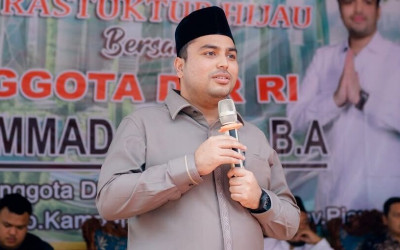Muhammad Rohid Salurkan Bantuan Stimulan Perumahan Swadaya di Kuantan Singingi