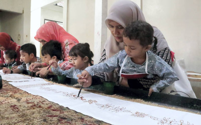 Peringatan Hari Batik Nasional di Aceh