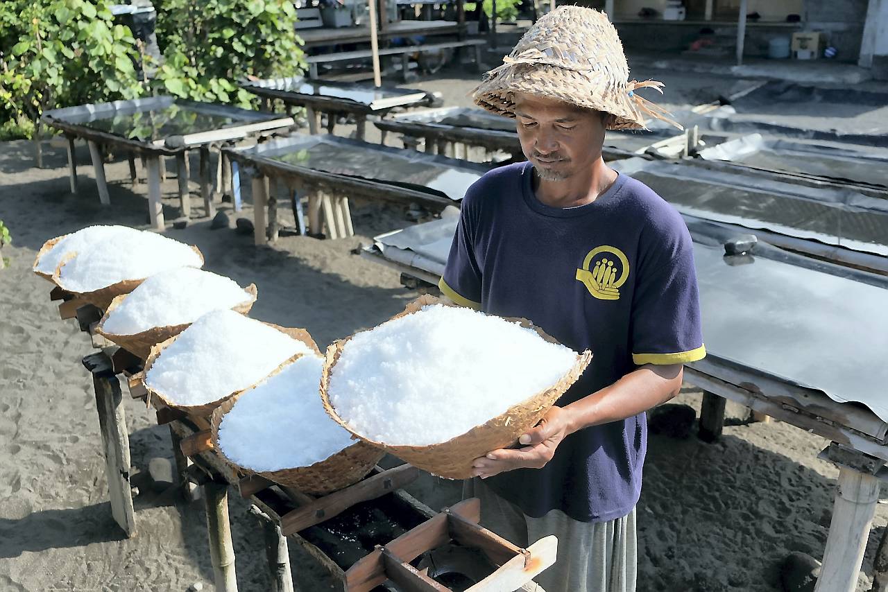 [astakom/str-Putu Yuka]