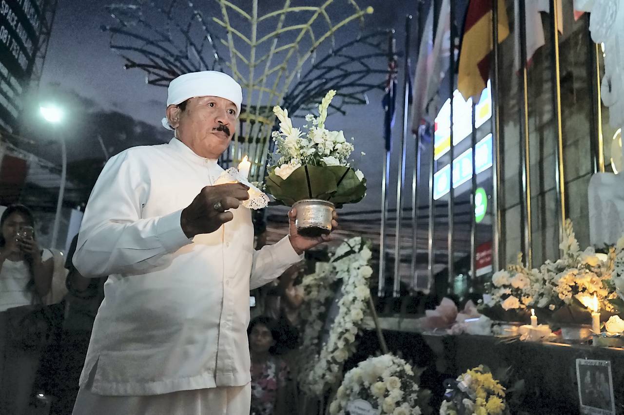 [astakom/str-Putu Yuka]
