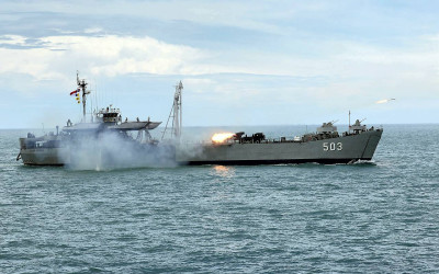 Prabowo Pimpin Inspeksi Armada TNI AL: Utamakan Selalu Pengabdian kepada Rakyat!