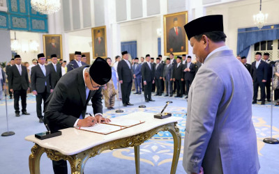 Presiden Prabowo Lantik 25 Pejabat Baru di Istana Negara