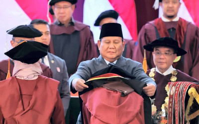 Presiden Prabowo Hadiri Wisuda Sarjana UKRI