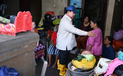 Terbang Langsung dari Timur Tengah, Presiden Menuju Bali Tinjau Penangan Banjir