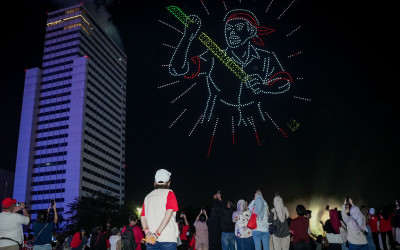 Formasi Drone Karya Anak Bangsa Jadi Daya Tarik Puncak Karnaval HUT ke-80 RI