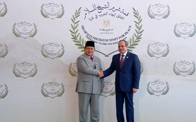 Peci Hitam Presiden Prabowo di Panggung Dunia, Disambut Presiden Mesir
