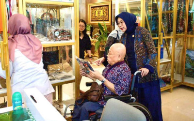 Dari Batik Ciprat Jadi Tas Premium, Karya Disabilitas Siap Masuk Pasar