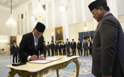 Prabowo Lantik 4 Menteri Baru dan 1 Wakil Menteri, Resmikan Kementerian Haji dan Umrah