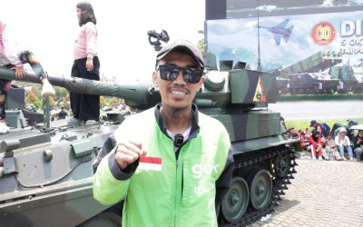 Ratusan Ribu Masyarakat Padati Kawasan Silang Monas, Ungkap Dukungan dan Bangga untuk TNI