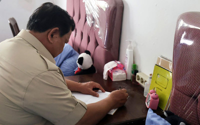 Momen Prabowo Rasakan Kamar Asrama dan Suasana Belajar Siswa Sekolah Rakyat