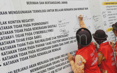 Deklarasi Anak Sehat Digital di Surabaya