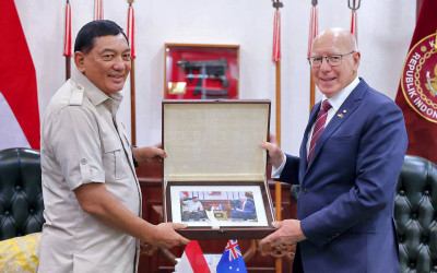 Mantan Gubernur Jenderal Australia datang Menghadap Menhan Sjafrie Sjamsoeddin