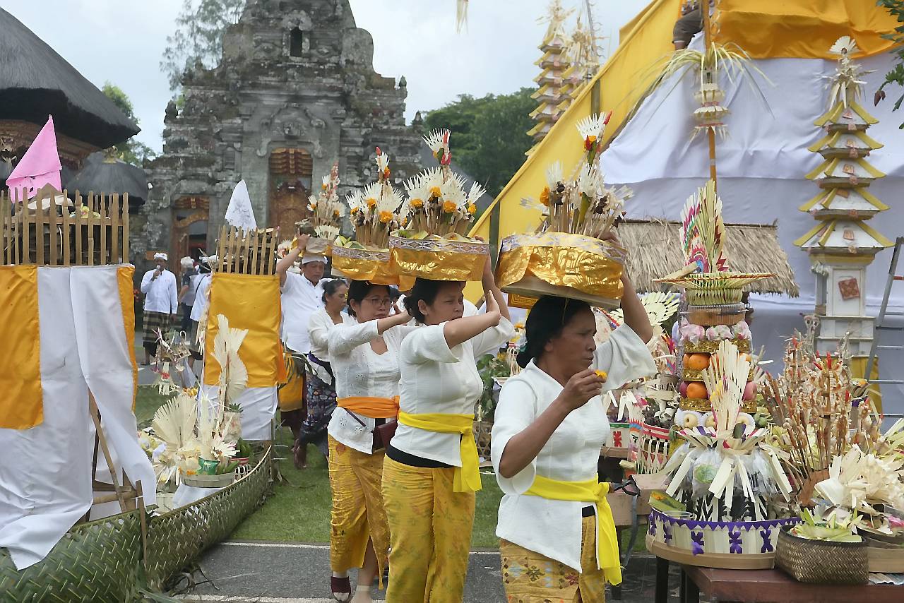 [astakom/str-Putu Yuka]