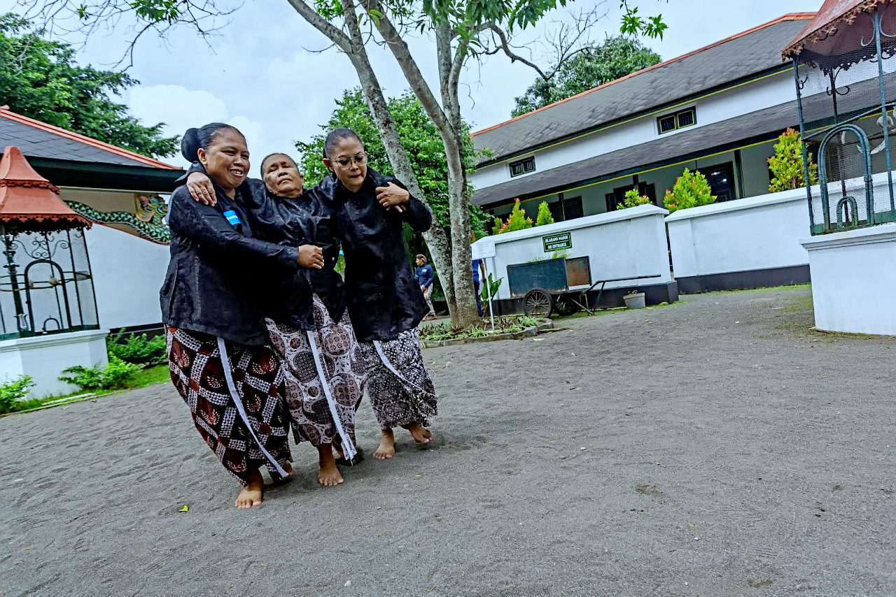 [astakom/str-Panji Arkananta]
