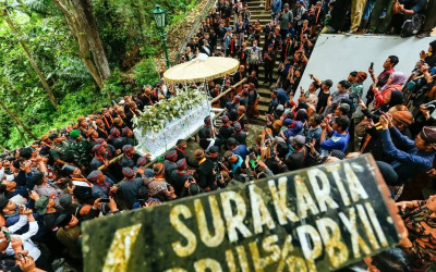 Prosesi Pemakaman Pakubuwono XIII