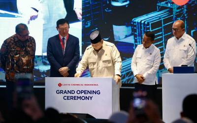 Presiden Prabowo Resmikan Pabrik Lotte Chemical Indonesia