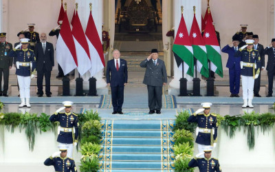 Raja Abdullah II Tiba di Istana Merdeka