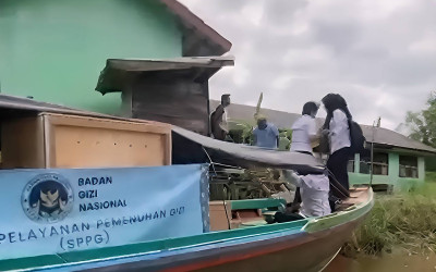 Inspiratif! Relawan SPPG Kab. Banjar Seberangi Laut dan Sungai Demi Penuhi Ratusan Gizi Anak Sekolah