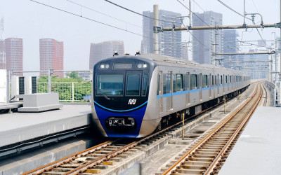 Tingkatkan Layanan Transportasi Publik, MRT Jakarta Lakukan Inovasi Pembayaran Customer dengan Tap QRIS