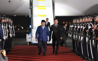 Update KTT APEC 2025: Menhan Korsel Sambut Kedatangan Presiden Prabowo dan Rombongan