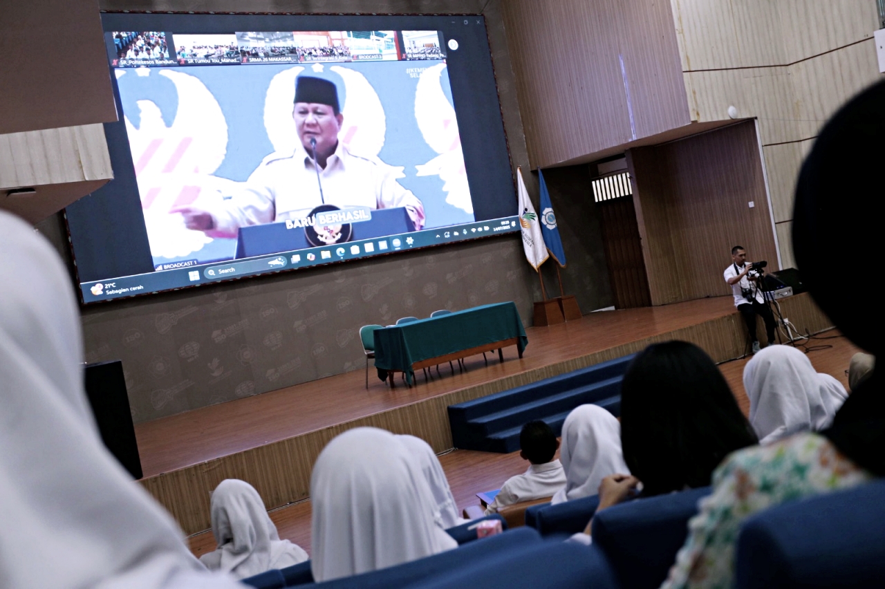 Pembukaan masa pengenalan lingkungan Sekolah (MPLS) Sekolah Rakyat di Politeknik Kesejahteraan Sosial (Poltekesos) Bandung, Jawa Barat, Senin (14/07). [astakom/ str-Budi Yanto]