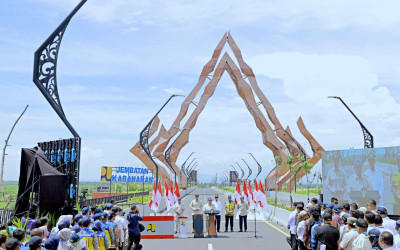 Presiden Prabowo Resmikan Jembatan Kabanaran