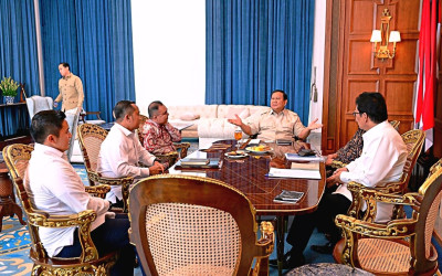 Presiden Prabowo Pimpin Ratas di Istana Merdeka