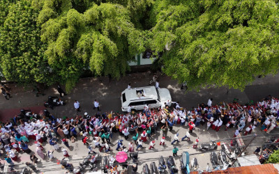 Presiden Prabowo Disambut Meriah Penampilan Marching Band Murid di SMPN 4 Kota Bekasi