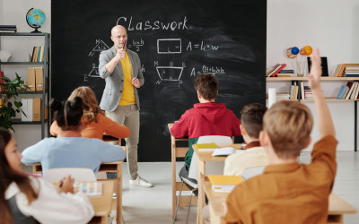 Mengkhawatirkan! Indeks Literasi dan Numerasi Siswa Indonesia Lemah, Pakar Soroti Siswa ‘Schooling Without Learning!'