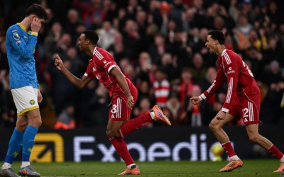 Hasil Liga Inggris: Liverpool Menang Tipis 2–1, Slot Puji Anak Asuhnya