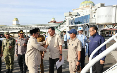 Prabowo Langsung Berangkat ke Pakistan Setelah Tangani Dampak Bencana Alam di Aceh
