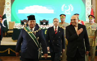 Bangga Banget! Prabowo Terima Penghargaan Bintang Kehormatan Tertinggi di Pakistan