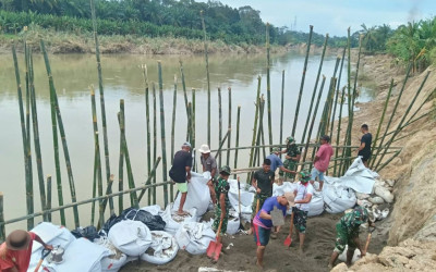 TNI Perbaiki Tanggul di Wampu Langkat