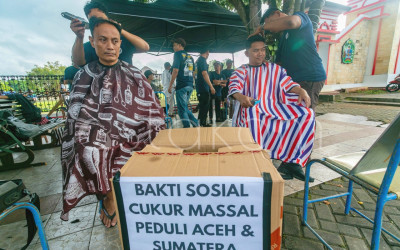 Cukur Massal Peduli Aceh dan Sumatera