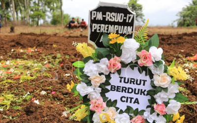 Pemakaman Massal Korban Banjir Bandang di Agam