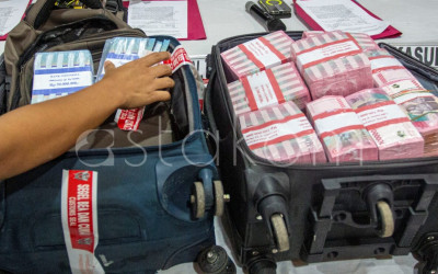 Miliaran Uang Tunai Diamankan Polda Kepri