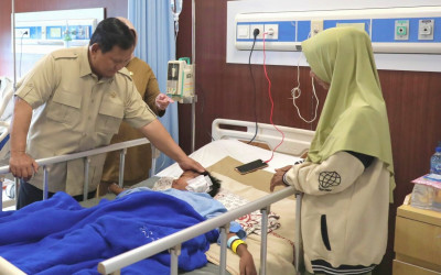 Presiden Prabowo Jenguk Siswa dan Guru SDN Kalibaru 01
