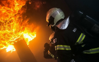 Kebakaran di AEON Mall Tanjung Barat: Api Berasal dari Lantai Dua, Tidak Ada Korban Jiwa