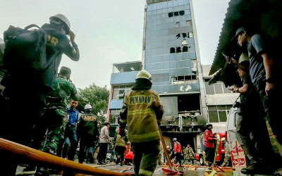 Update Jumlah Korban Bertambah dalam Kebakaran Terra Drone Kemayoran: Hight Risk Design Gedungnya Nyusahin!