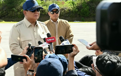Dari Tapteng, Presiden Prabowo Lanjut Meninjau Lokasi Terdampak Bencana Medan dan Aceh