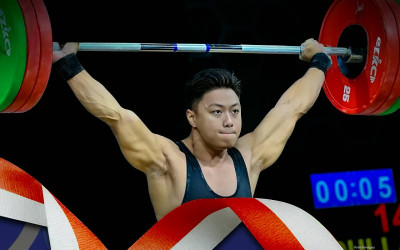 Rahmat Erwin Abdullah Raih Emas Angkat Besi Kelas 88 Kg SEA Games 2025
