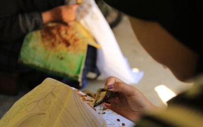 Gen Z Kembangkan Batik dari Pati Sawit