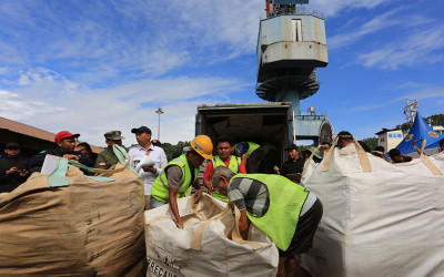 Bantuan Logistik Korban Banjir Bandang Sumatera Barat