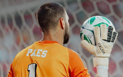 Maarten Paes Dikabarkan Gabung Ajax Amsterdam