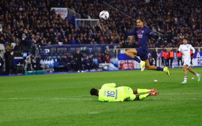 PSG Menang Tipis 1-0 di Markas Auxerre, Barcola Jadi Penentu