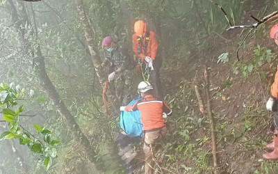 Dua Korban Pesawat ATR Dievakuasi dari Gunung Bulusaraung dan Dibawa ke Makassar